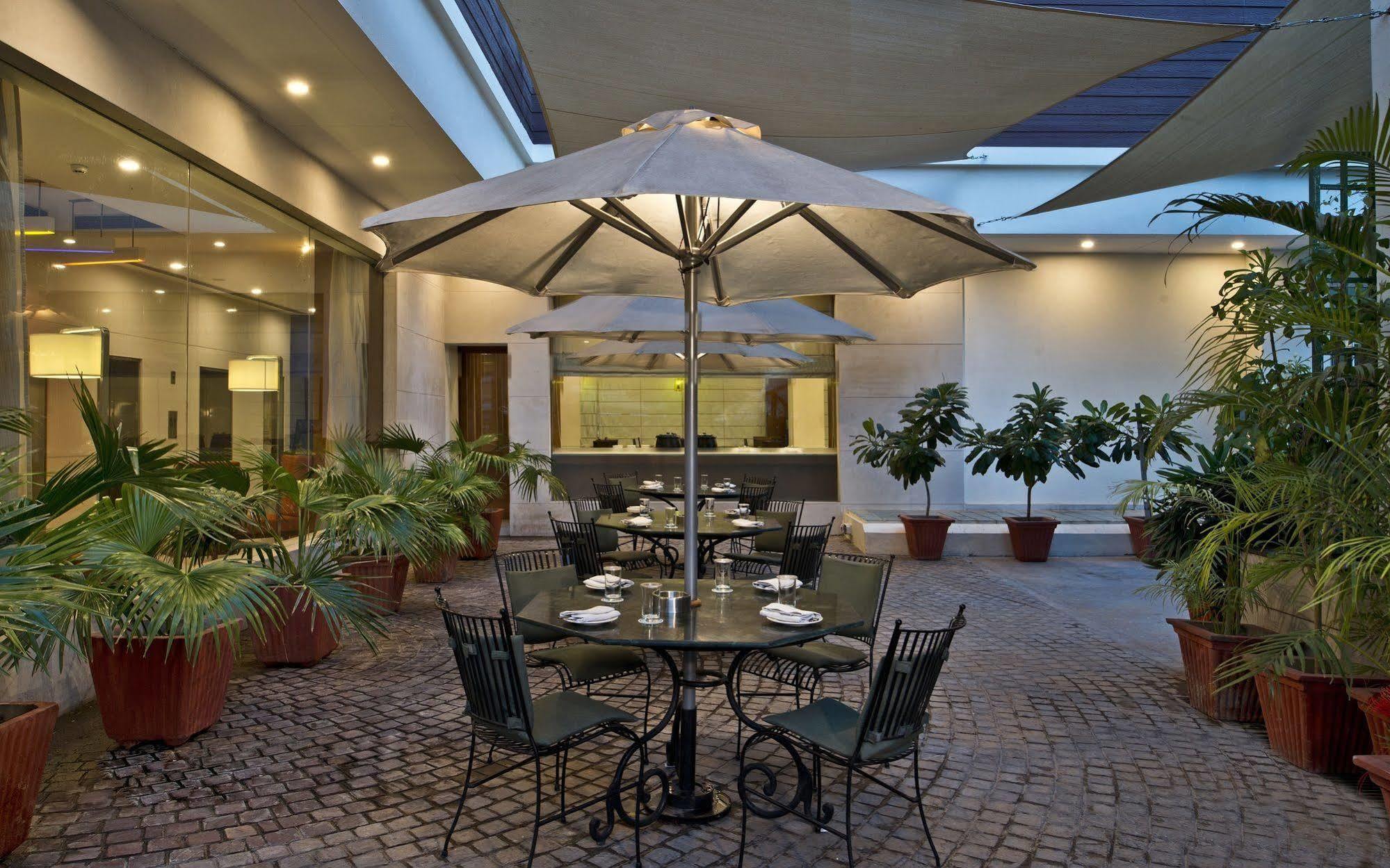 Nirwana Hometel Jaipur- A Sarovar Hotel Dış mekan fotoğraf